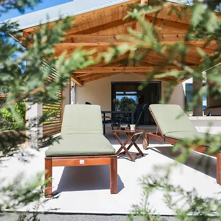 Old Road Appartement Vir