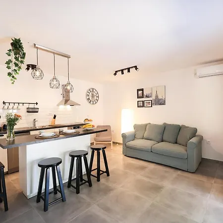 Old Road Appartement Vir