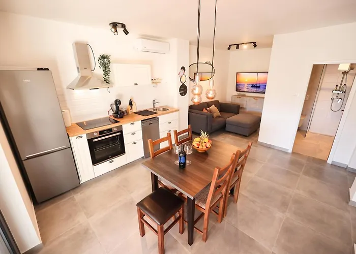 Old Road Appartement *