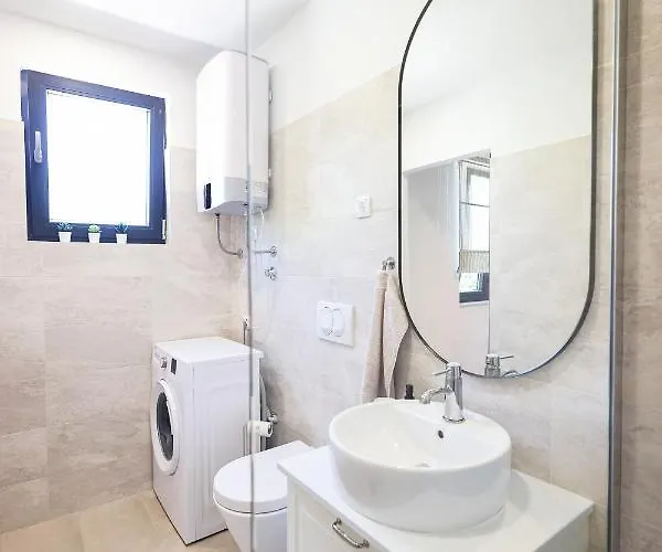 Old Road Appartement *